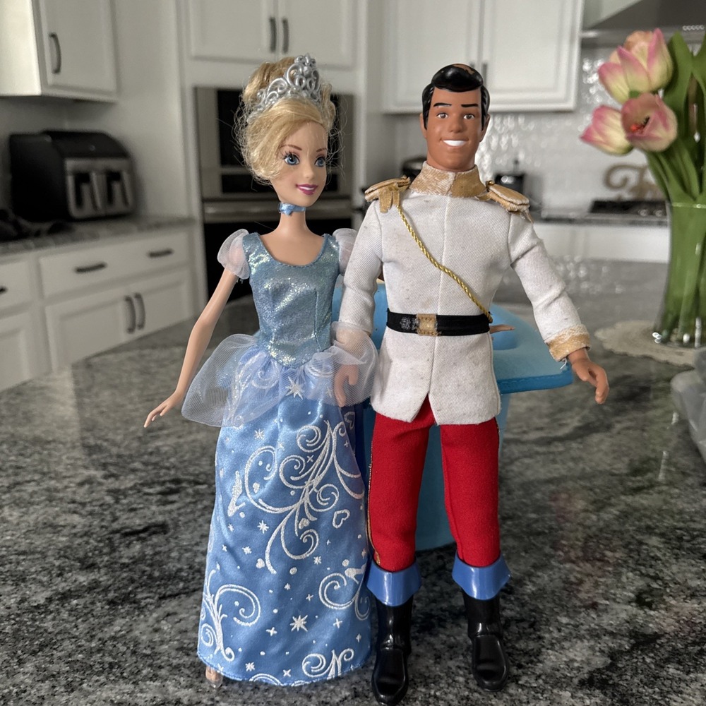 DISNEY CLASSIC DOLLS PRINCESS CINDERELLA 2011  AND PRINCE CHARMING 1975 Vintage